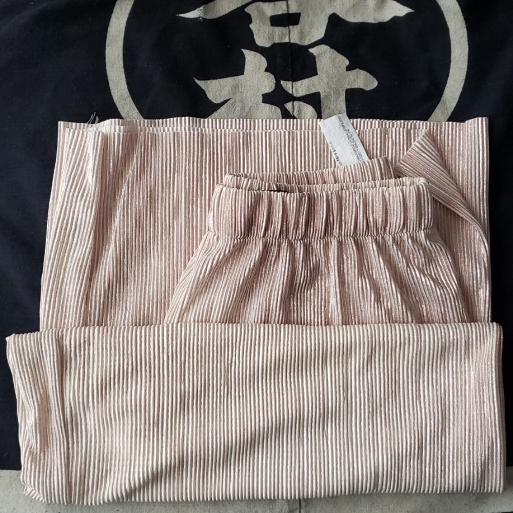 ZARA fine -pleated wide-leg crop bottoms! - Picture 7 of 7